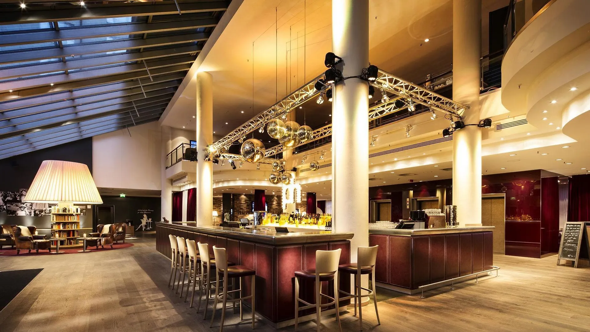 Pentahotel Leipzig 4*,